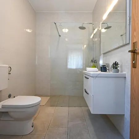 House Vukman Villa *