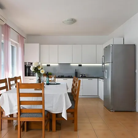 House Vukman Villa